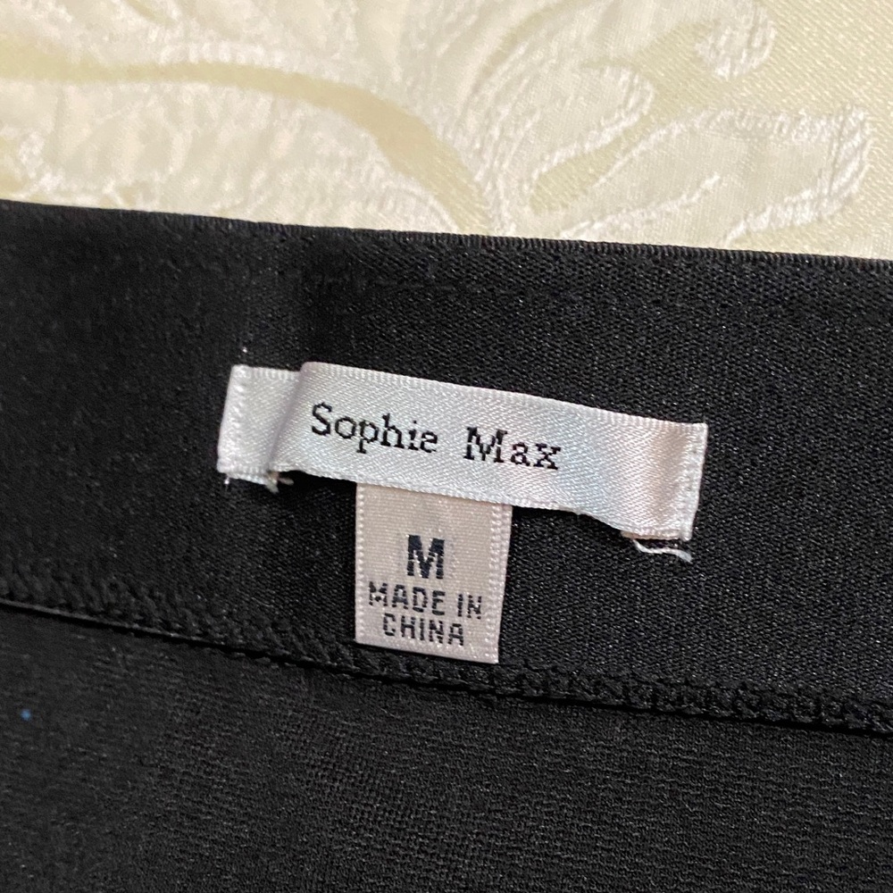 Like New! Sophie Max Classic Black knit skirt